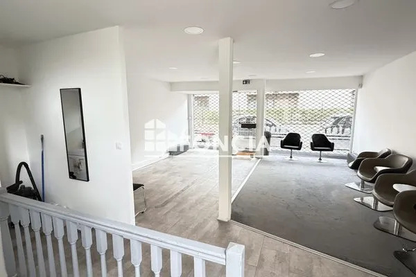 Local 43 m²