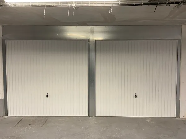 Loue Double box Paris 18ème - 28m²