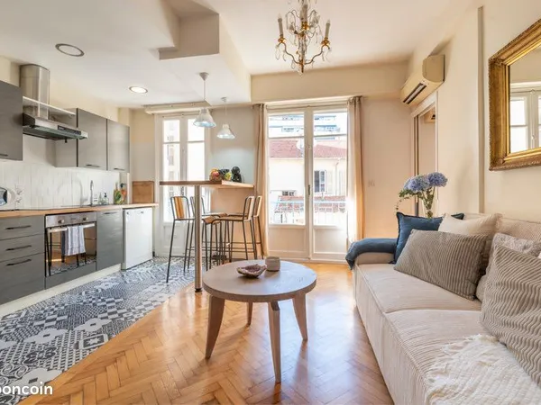 Nice - 2 pièces meublé 49 m² avec balcon - à 2 min de la Promenade des Anglais