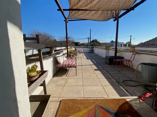 T3 avec grande terrasse -Pres d'Arenes