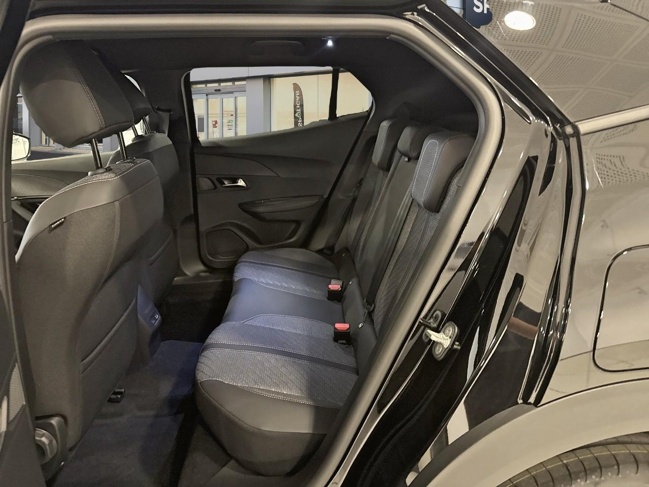 Peugeot 2008 1.2 hybrid 145ch allure e-dcs6 — photo 10