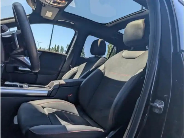 Mercedes Gla 250 e hybrid eq — photo 17