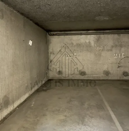 Parking intérieur 16 m²