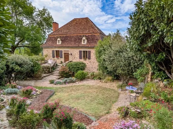Maison en pierre rénovée de 4 chambres avec grange et vue sur la campagne - Saint-Céré