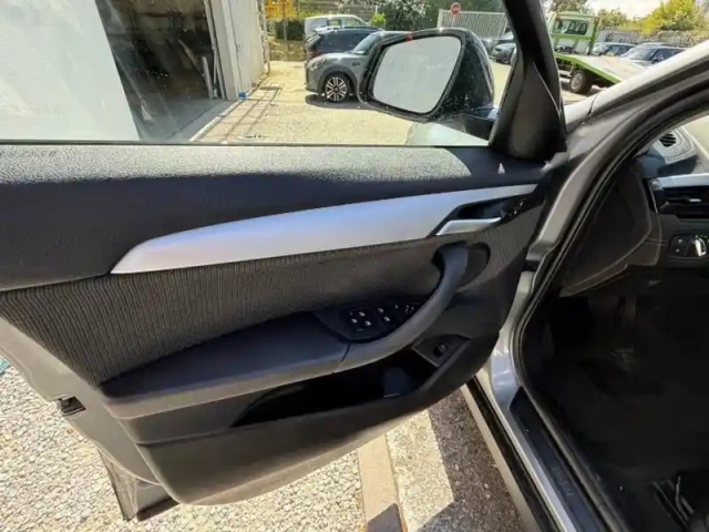 Bmw X2 sdrive18da 150ch business design euro6d-t — photo 9