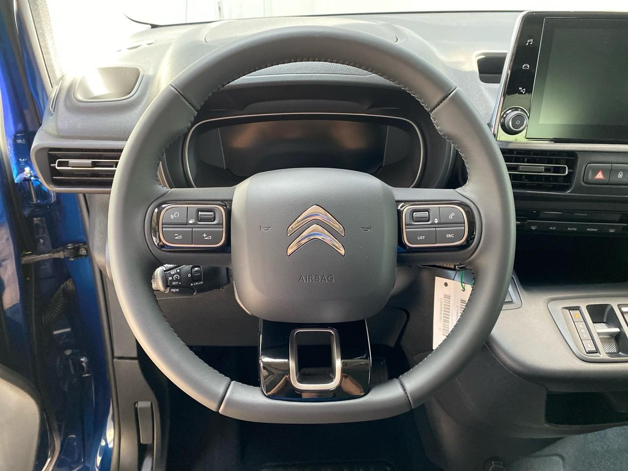 Citroën Berlingo m moteur electrique 136ch (100 kw) shine automatiq — photo 13