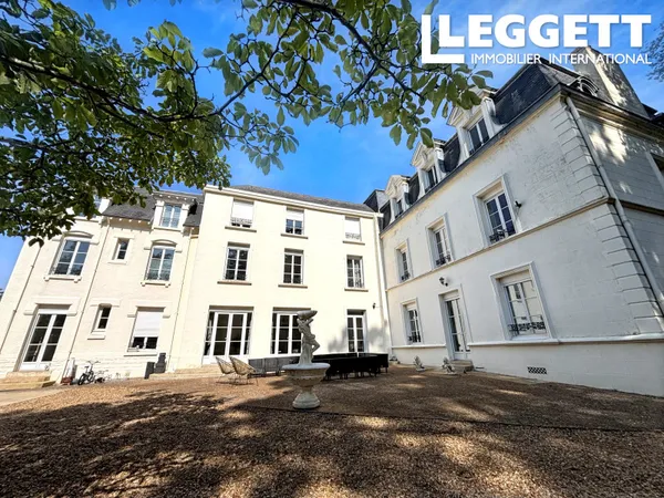 Élégant et vaste hôtel particulier aux portes du Perche