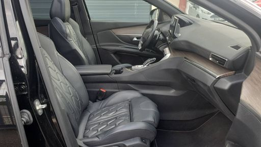 Peugeot 5008 2.0 BlueHdi 180 EAT8 - Gt Pack – 2022 – 126077 km – Diesel – Boîte Automatique — photo 40