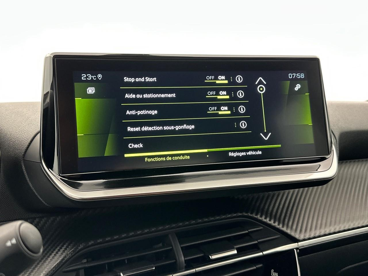 Peugeot 2008 puretech 130 s&s eat8 allure pack — photo 23