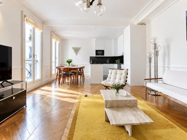 Superbe appartement meublé de 3 chambres à proximité de Saint-Lazare
