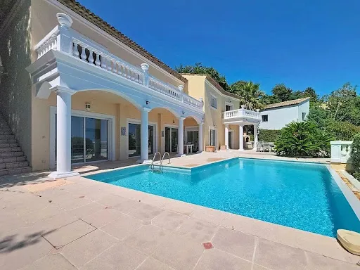 Maison 6 pièces 284 m²