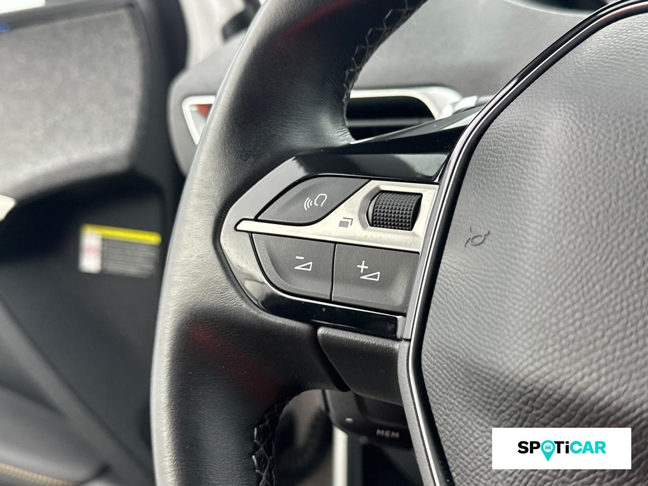 Peugeot 3008 1.2 puretech 130ch s&s roadtrip eat8 — photo 17