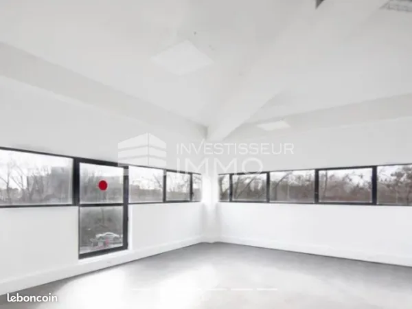 Bureaux 168 m²