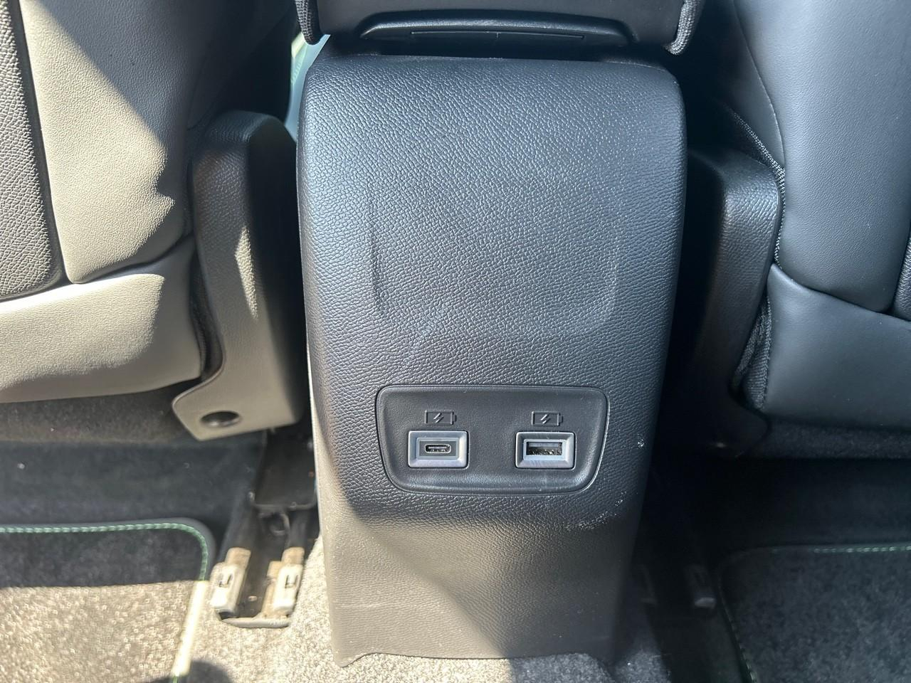 Peugeot 2008 e-2008 156ch 54 kwh gt — photo 13