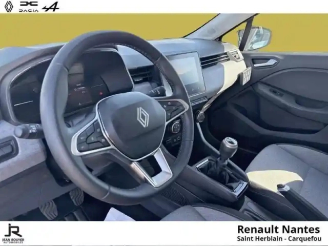 Renault Clio 1.5 blue dci 100ch evolution - auto ecole — photo 11