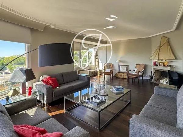 Appartement 5 pièces 166 m²