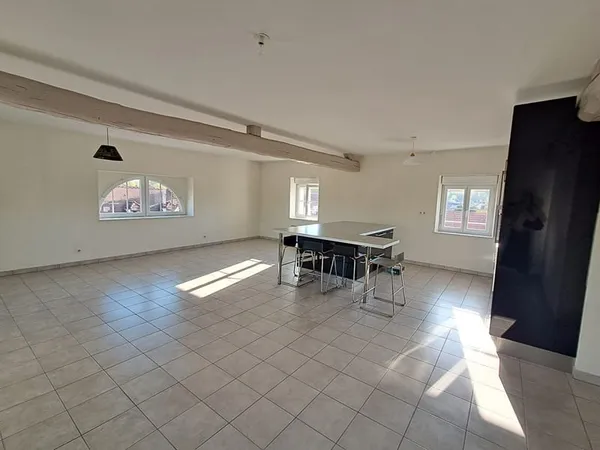 Appartement lumineux au dernier étage avec garage