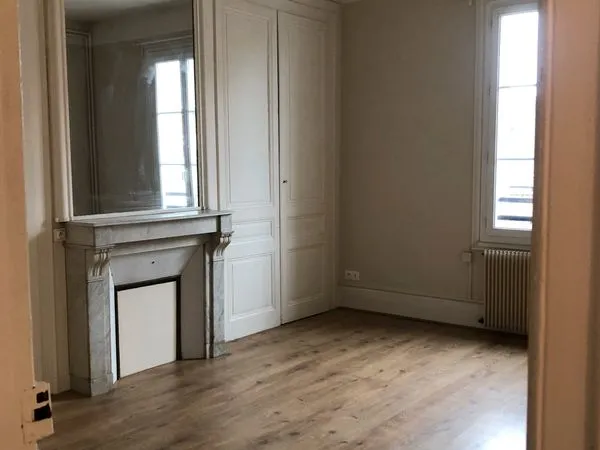 Location f4 rouen place saint marc