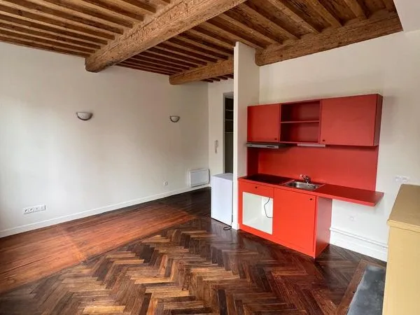 A louer f2 42m2 quartier outre seille