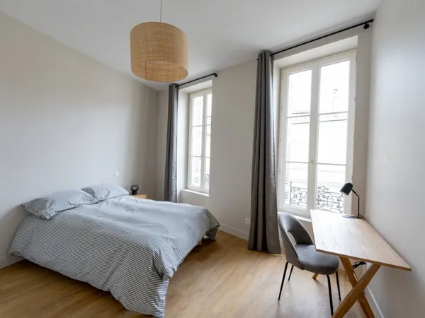 Loue chambre en colocation dans maison