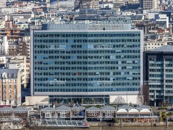 Bureaux 1220 m²