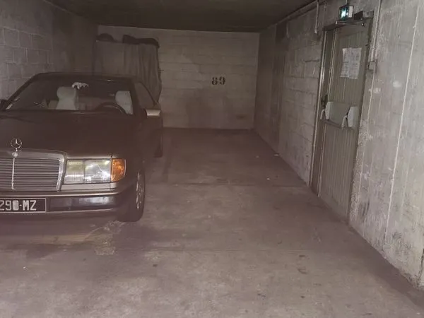 Petite place de parking Porte Molitor/exelmans 75016