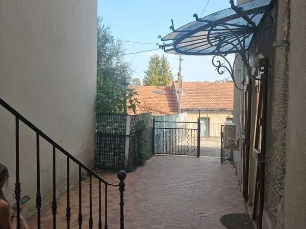 Location F2