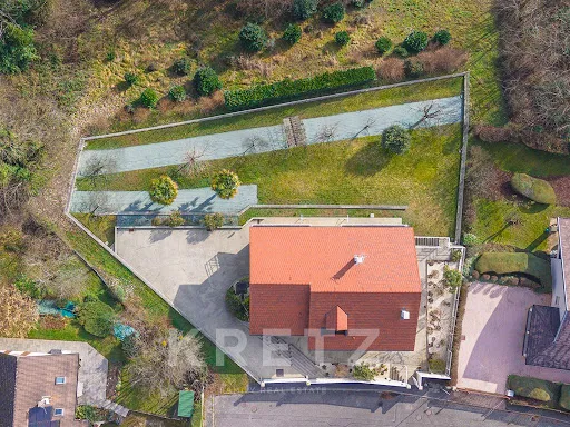 Maison 7 pièces 218 m²