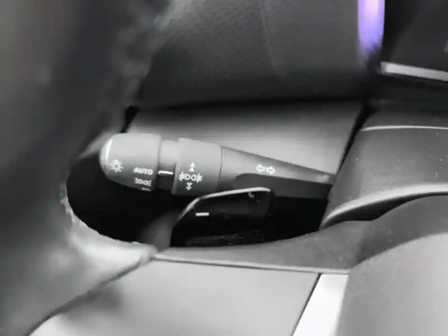 Citroën C4 puretech 130 s&amp;s eat8 shine — photo 18