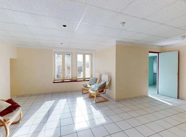 Local professionnel 3 pièces 90 m²