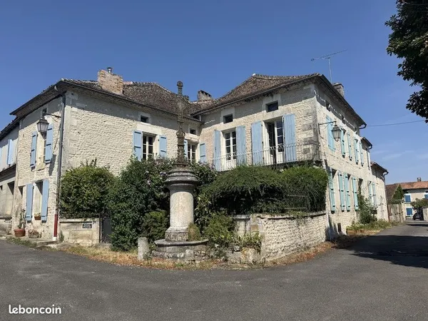 Maison de village 9 pièces 279 m²