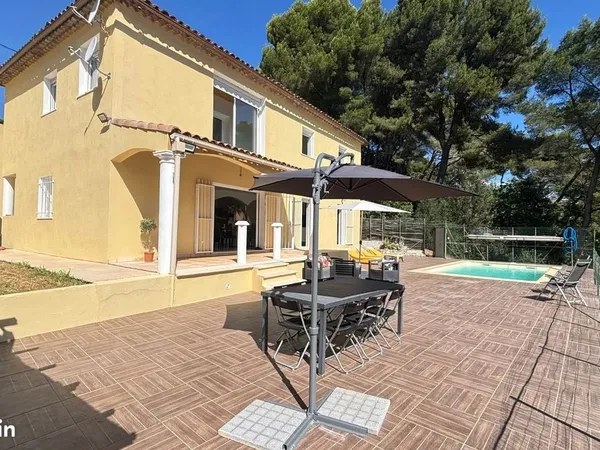 Villa 6 pièces 162 m²