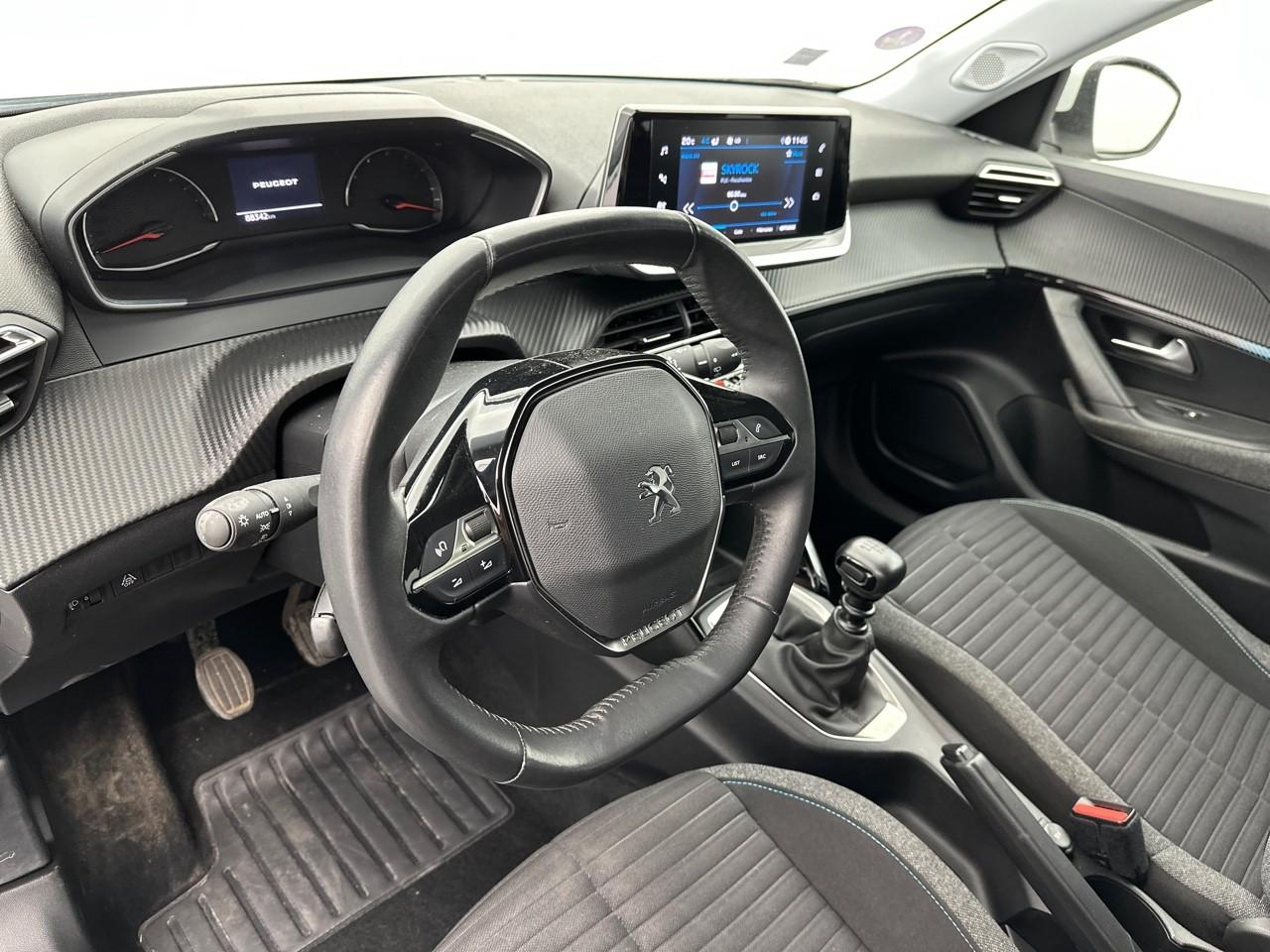 Peugeot 2008 puretech 100 s&s bvm6 style — photo 8