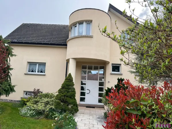 A VENDRE MAISON DANJOUTIN -proche A 36 - GARAGE double