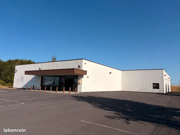 à vendre ou à louer - local commercial / d'activité de 908 m² sur 5 000 m² - vouziers (08)