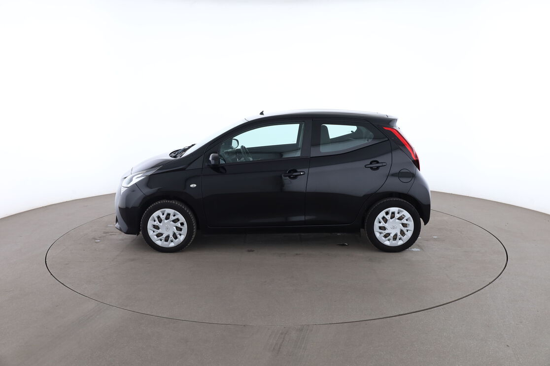 Toyota Aygo 1.0 VVT-i X-Play — photo 2