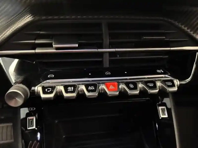 Peugeot 2008 hybrid 145 e-dcs6 — photo 44