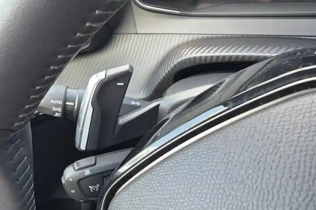 Peugeot 208 hybrid 110 ch e-dcs6 — photo 21