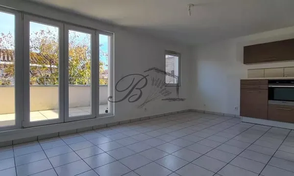 Location appartement 3 pièces avec terrasse, garage et parki