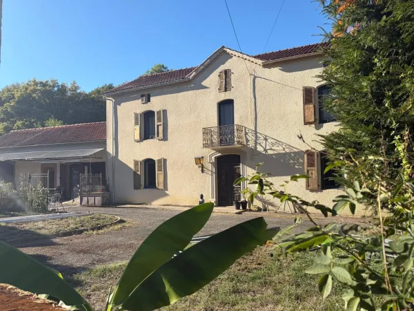 Propriété 7 pièces 240 m²