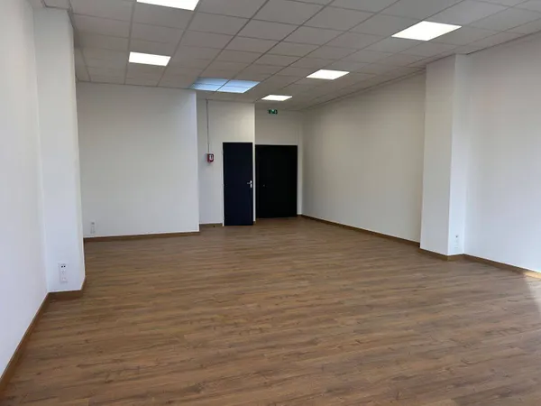 Bureau 64 m²
