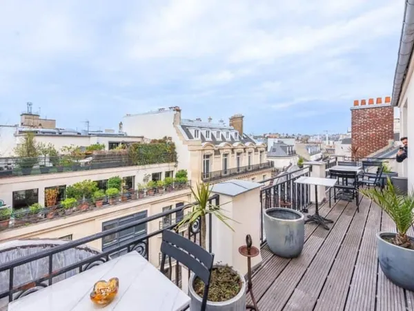 Bureaux 196 m²