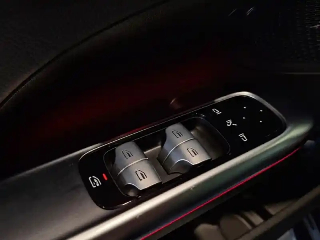 Mercedes Classe C 200 d berline amg lin — photo 24