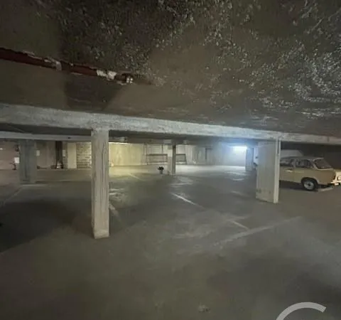 Parking 20 m²