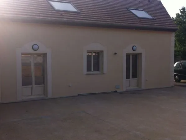 T4- 66 m²-terrasse- Parking 2 voitures- 950 euros- Limite 78/ Proche Houdan