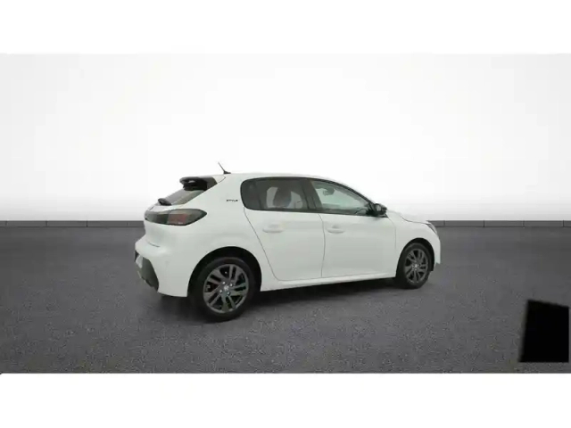 Peugeot 208 puretech 100 s&amp;s bvm6 — photo 9