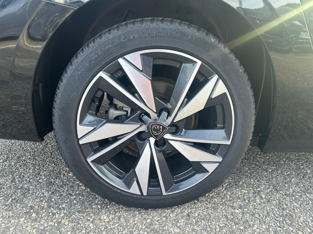 Peugeot 308 sw 1.2 puretech 130ch s&s allure eat8 — photo 11