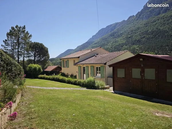 Villa 8 pièces 160 m²