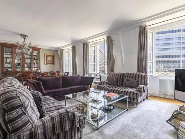 Appartement 7 pièces 180 m²