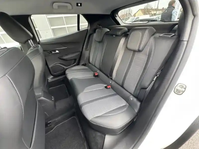 Peugeot 2008 1.2 100 allure — photo 12